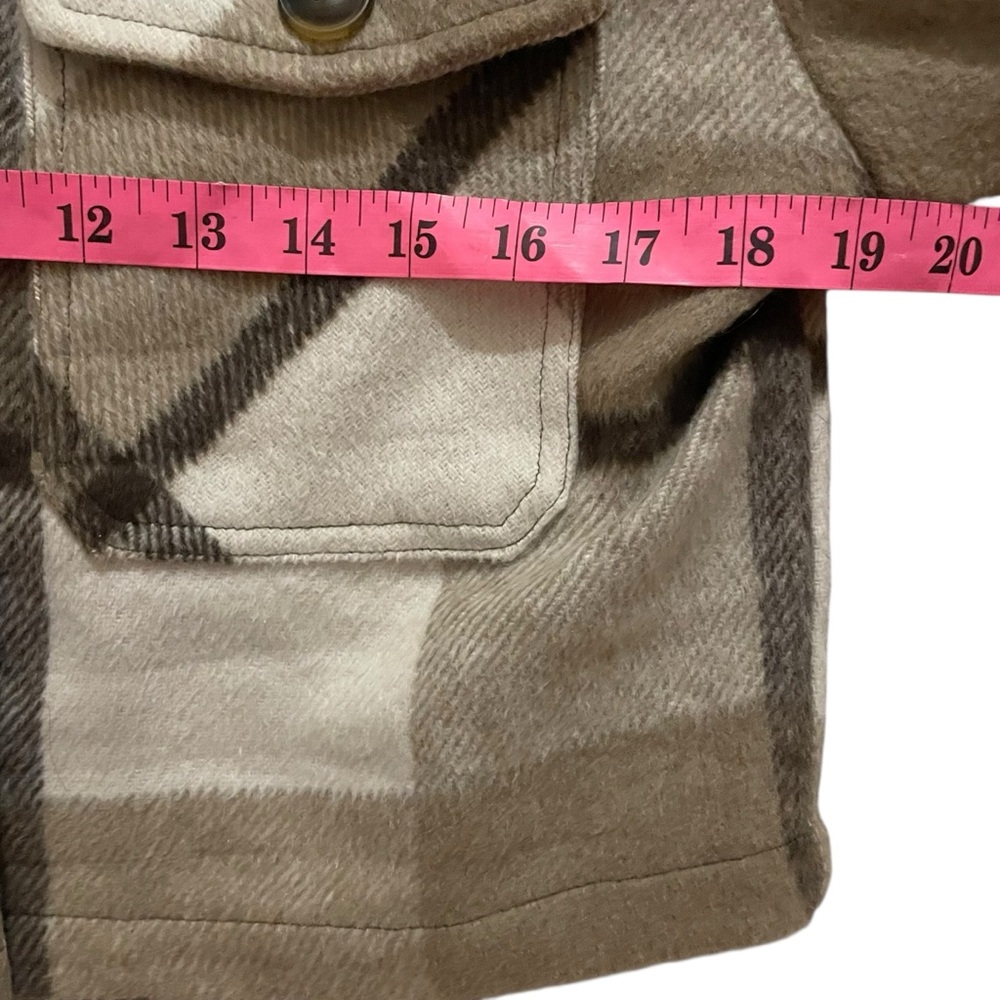 Love Tree Cream Plaid Shacket Jacket Size S - Picture 6 of 11